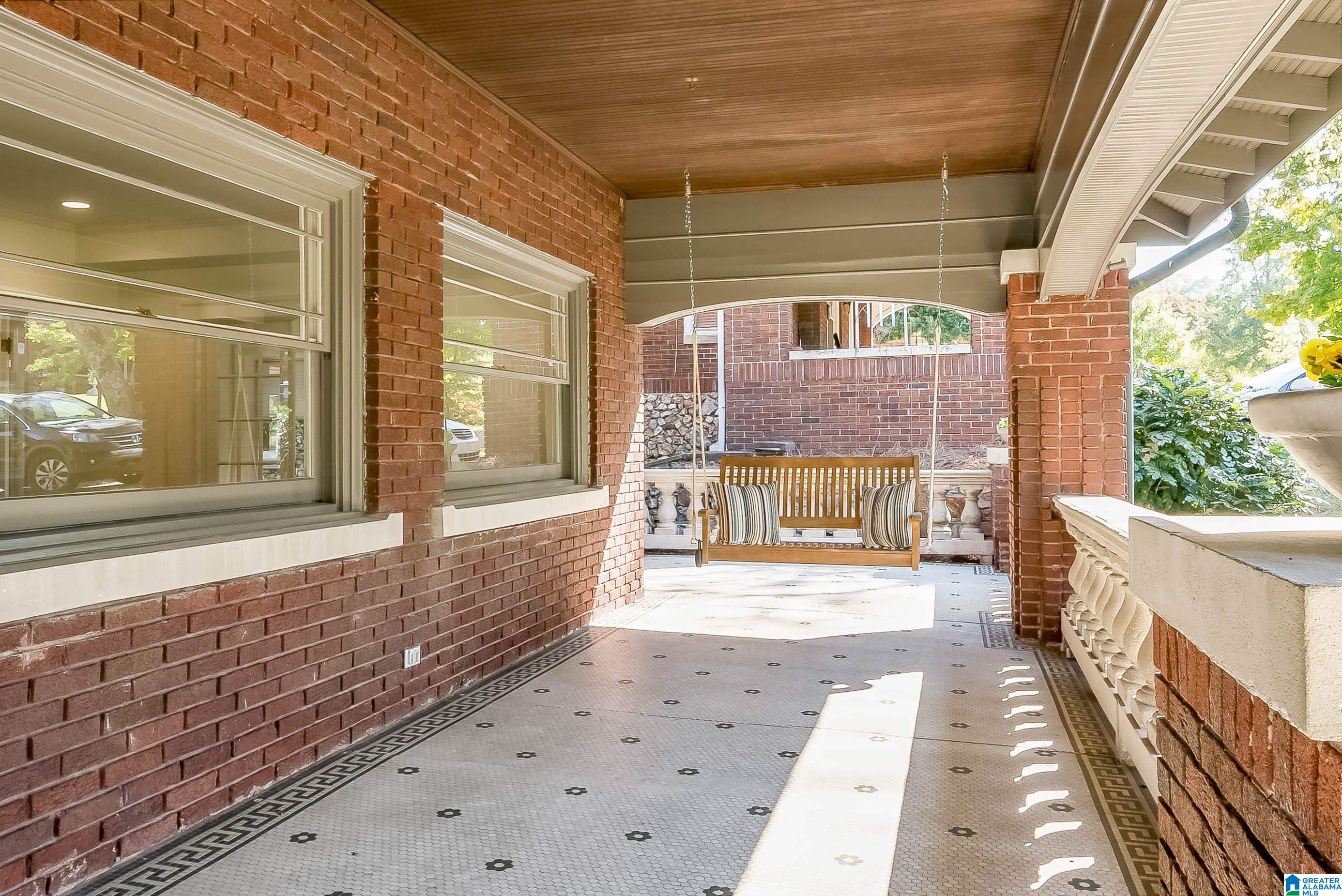 1011 Glen View Road Birmingham, AL 35222 - Photo 3 of 35