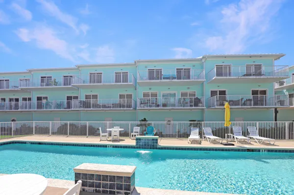 $665,000 | 940 Sound Harbor Circle, Unit 9, Gulf Breeze, FL 32563