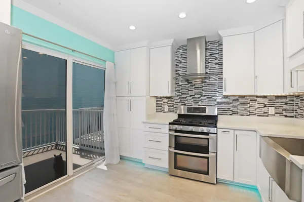 $665,000 | 940 Sound Harbor Circle, Unit 9, Gulf Breeze, FL 32563