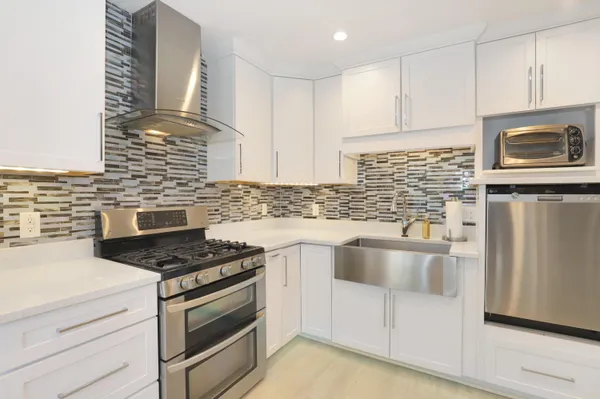 $665,000 | 940 Sound Harbor Circle, Unit 9, Gulf Breeze, FL 32563