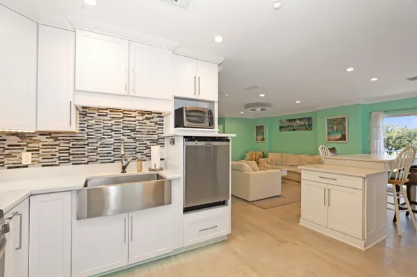 $665,000 | 940 Sound Harbor Circle, Unit 9, Gulf Breeze, FL 32563