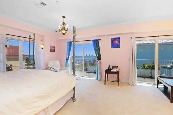 $665,000 | 940 Sound Harbor Circle, Unit 9, Gulf Breeze, FL 32563