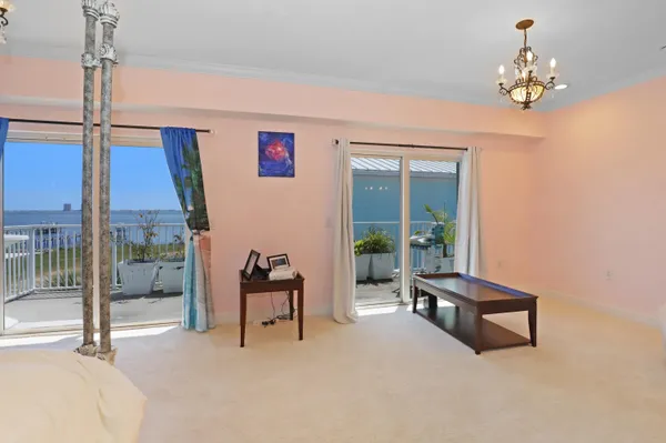 $665,000 | 940 Sound Harbor Circle, Unit 9, Gulf Breeze, FL 32563