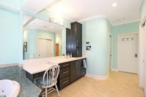 $665,000 | 940 Sound Harbor Circle, Unit 9, Gulf Breeze, FL 32563