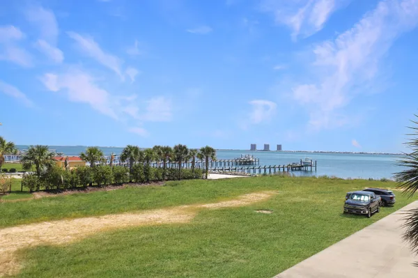 $665,000 | 940 Sound Harbor Circle, Unit 9, Gulf Breeze, FL 32563