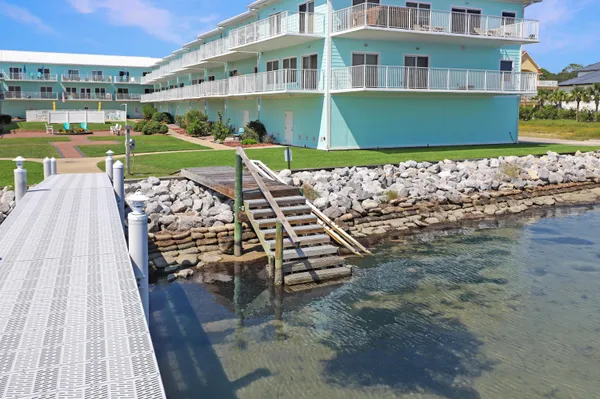 $665,000 | 940 Sound Harbor Circle, Unit 9, Gulf Breeze, FL 32563