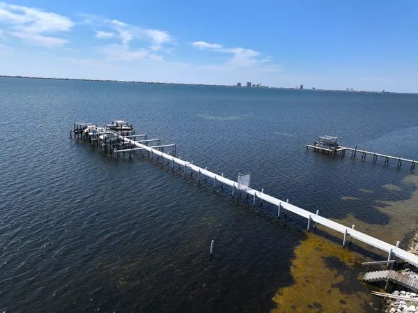 $665,000 | 940 Sound Harbor Circle, Unit 9, Gulf Breeze, FL 32563