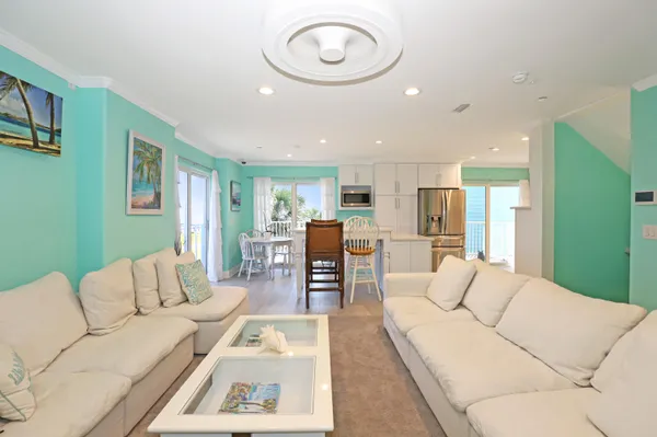 $665,000 | 940 Sound Harbor Circle, Unit 9, Gulf Breeze, FL 32563