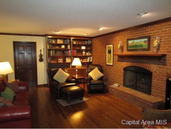 3209 West Point Drive Springfield, IL 62704 - Photo 8 of 19