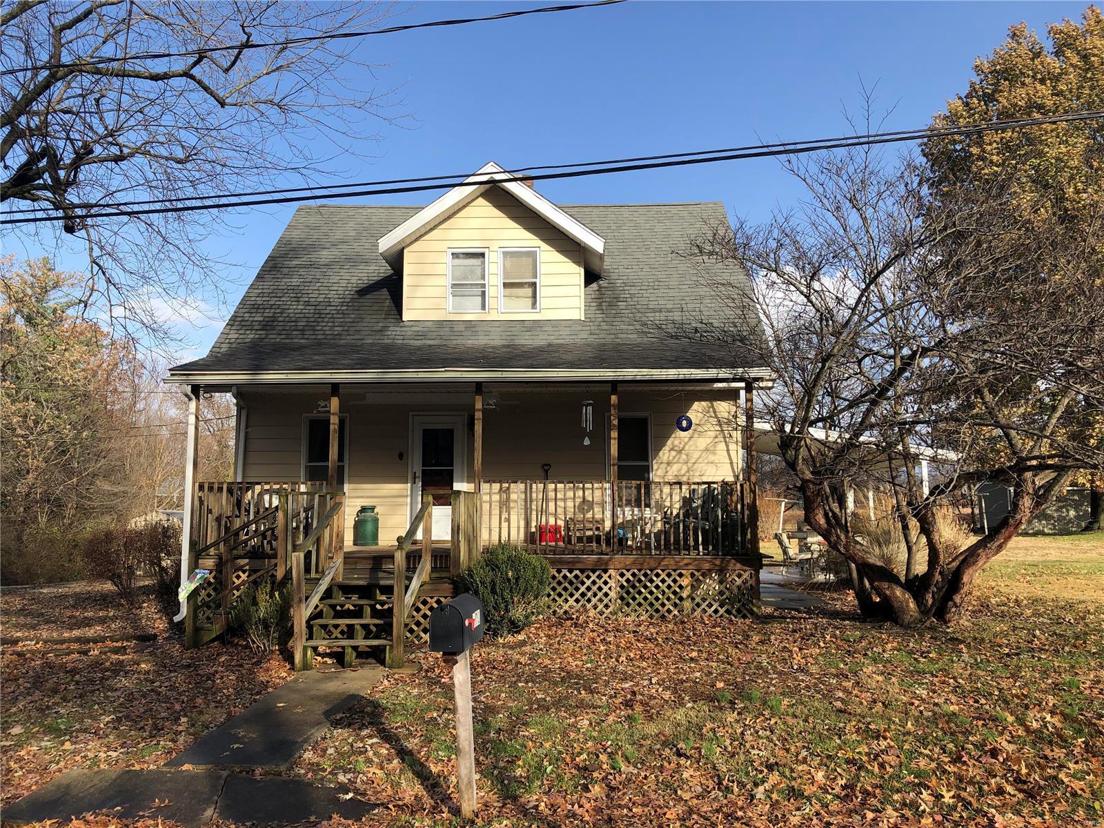 701 Cedar Street Gillespie, IL 62033 - Photo 1 of 20 Gallery Image 1