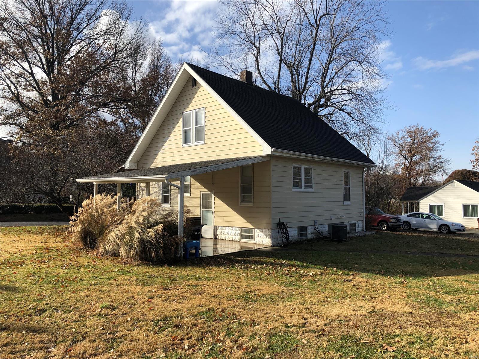 701 Cedar Street Gillespie, IL 62033 - Photo 4 of 20 Gallery Image 4