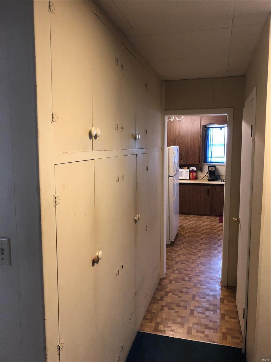 701 Cedar Street Gillespie, IL 62033 - Photo 9 of 20 Gallery Image 9