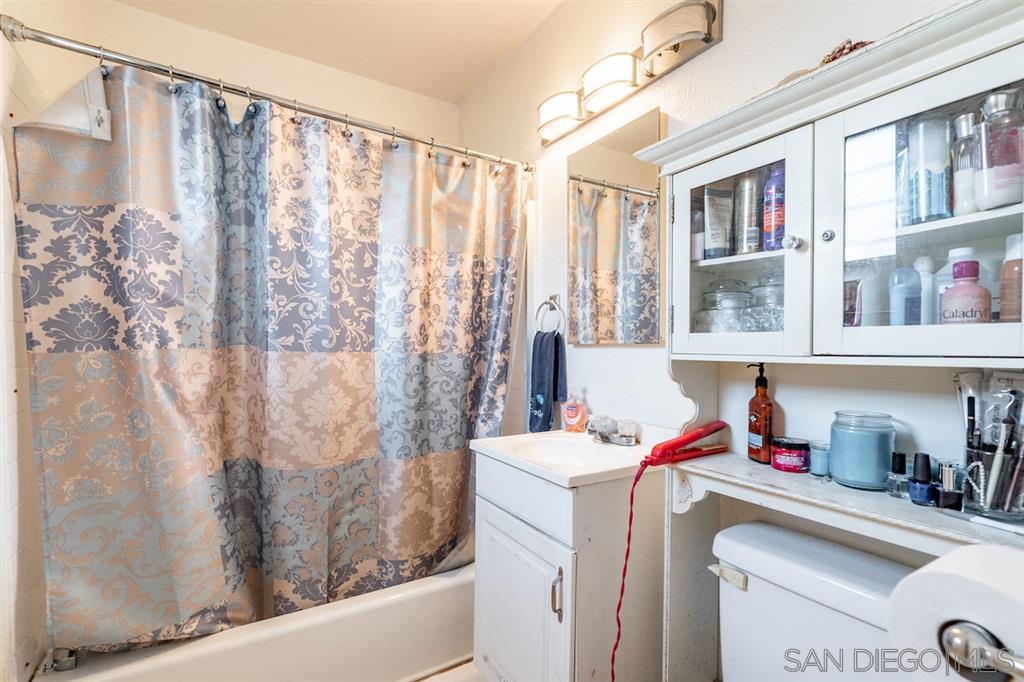 9052 Frederick Street Spring Valley, CA 91977 - Photo 18 of 25 Gallery Image 18