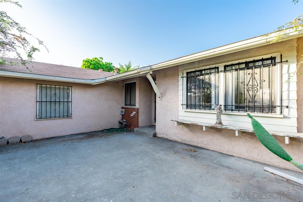 9052 Frederick Street Spring Valley, CA 91977 - Photo 5 of 25 Gallery Image 5