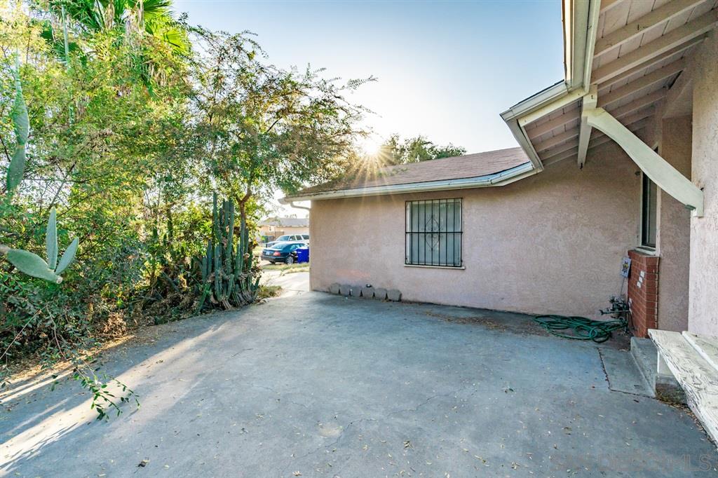 9052 Frederick Street Spring Valley, CA 91977 - Photo 6 of 25 Gallery Image 6