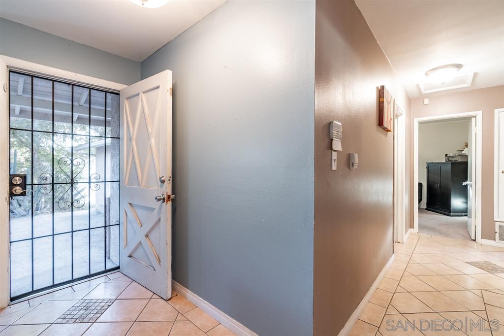 9052 Frederick Street Spring Valley, CA 91977 - Photo 8 of 25 Gallery Image 8