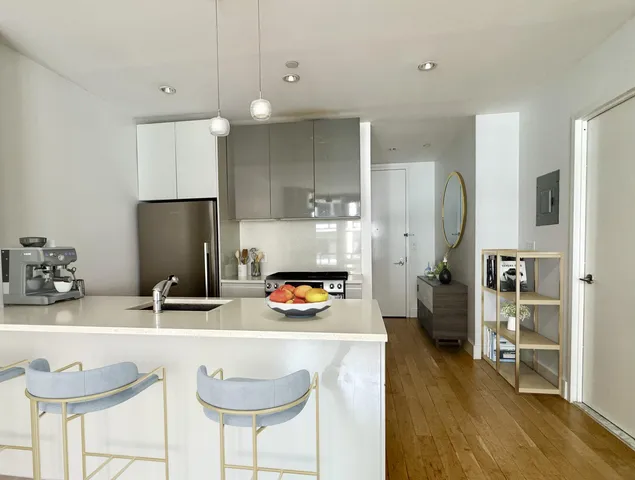 $920,000 | 2-26 50th Avenue, Unit 6F | Long Island City