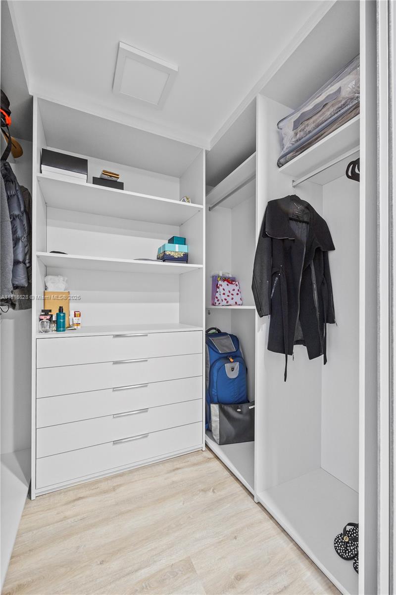 801 Brickell Key Boulevard, Unit 2203 Miami, FL 33131 - Photo 13 of 32