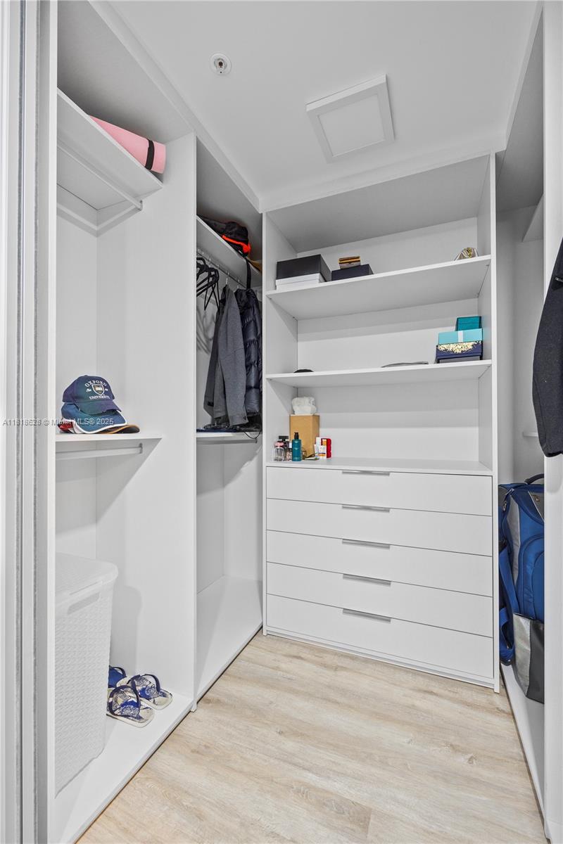 801 Brickell Key Boulevard, Unit 2203 Miami, FL 33131 - Photo 14 of 32