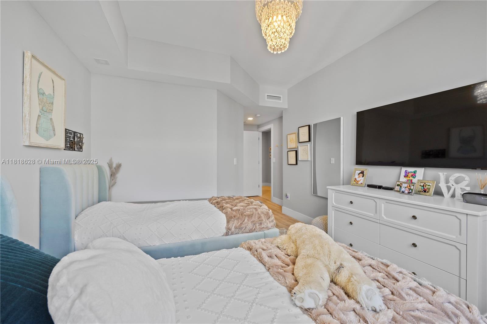 801 Brickell Key Boulevard, Unit 2203 Miami, FL 33131 - Photo 32 of 32