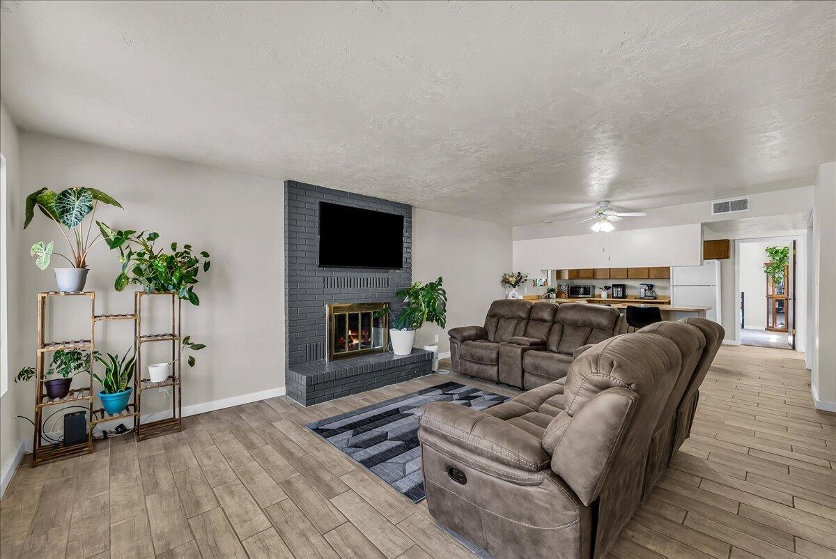 250 East 600 South, Unit 4 St. George, UT 84770 - Photo 3 of 27 17-H-17