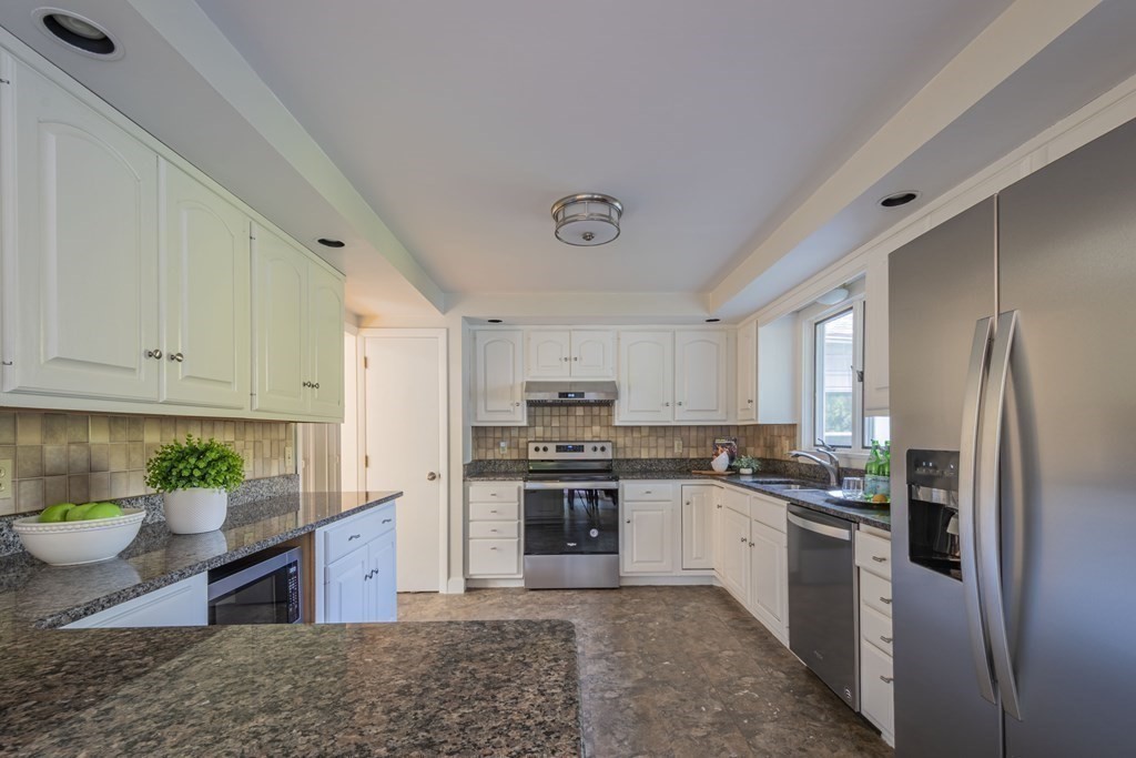 41 Notre Dame Road Bedford, MA 01730 - Photo 23 of 42 Gallery Image 23