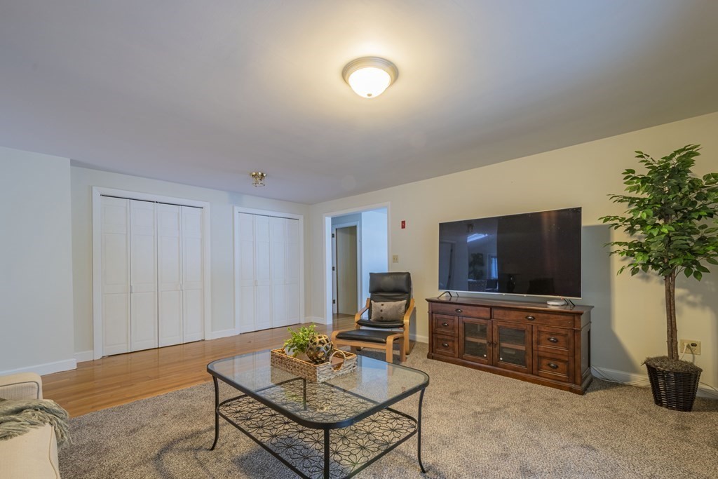 41 Notre Dame Road Bedford, MA 01730 - Photo 3 of 42 Gallery Image 3