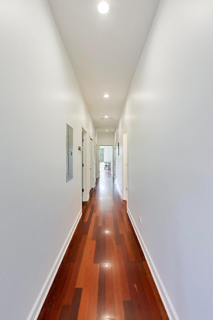 1927 West Irving Park Road, Unit 4 Chicago, IL 60613 - Photo 12 of 32 Gallery Image 12