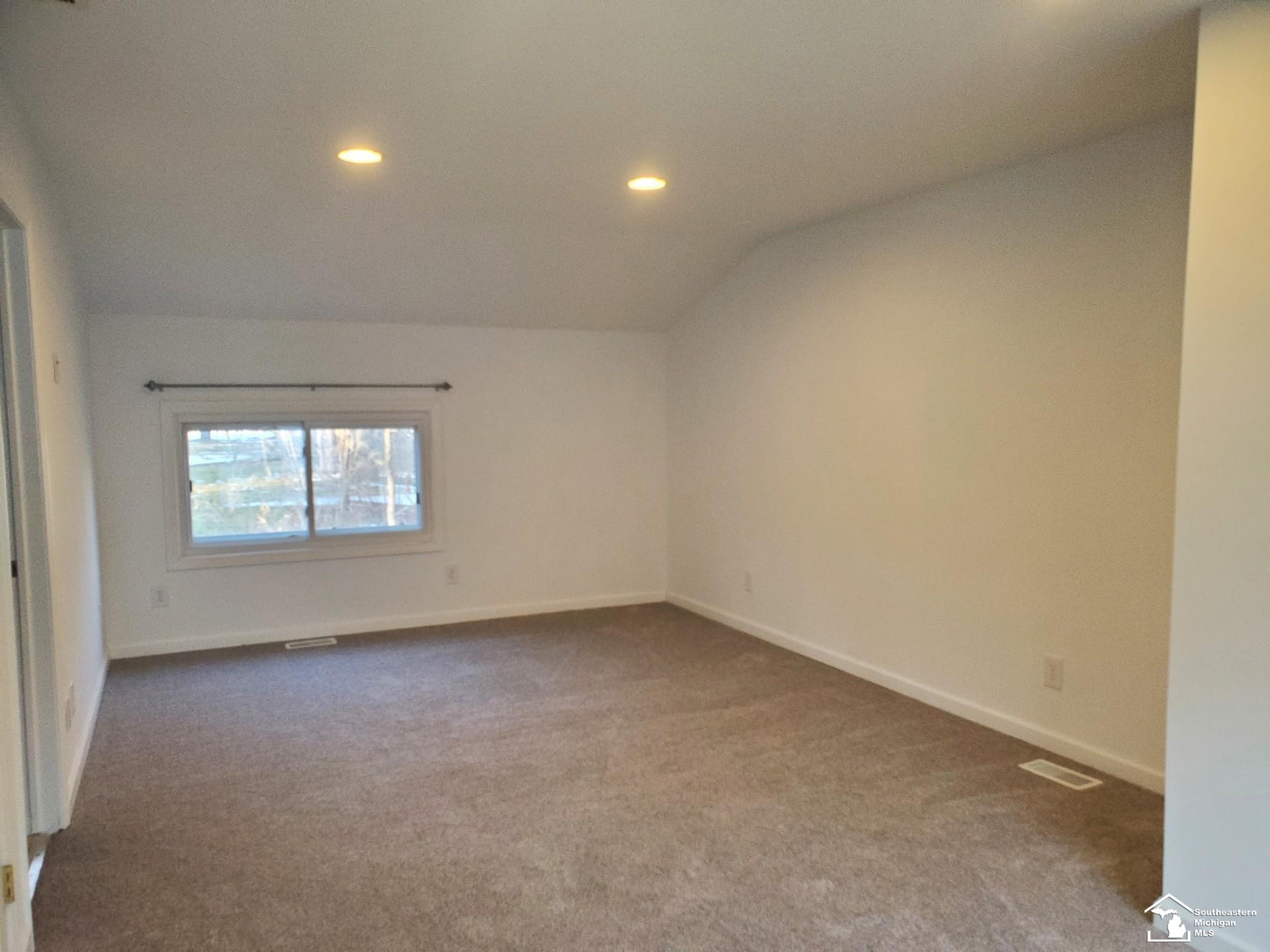 33790 Steadman Road New Boston, MI 48164 - Photo 21 of 31 50199598-44123524-7973-4612-9fe5-9663fa964185.JPG