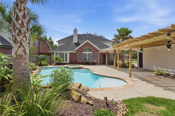 $624,500 | 4415 Towering Oak Court, Houston, TX 77059