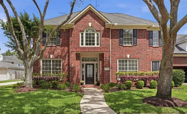 a view of entryway with a rug
