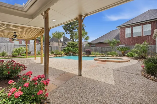 $624,500 | 4415 Towering Oak Court, Houston, TX 77059