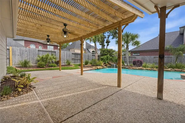 $624,500 | 4415 Towering Oak Court, Houston, TX 77059