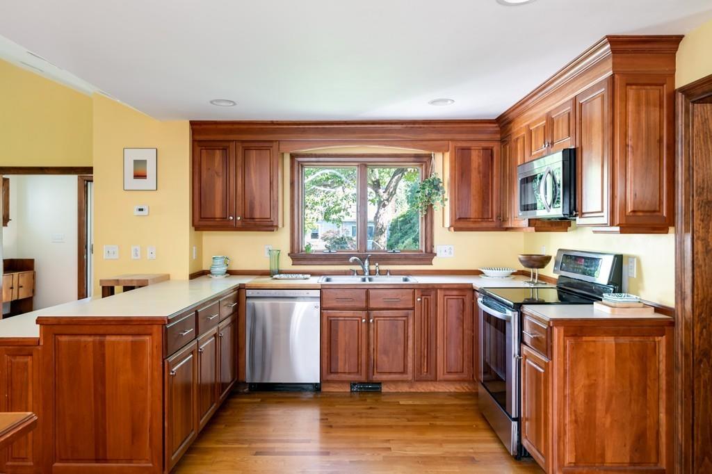 36 Fairview Avenue Scituate, MA 02066 - Photo 8 of 25