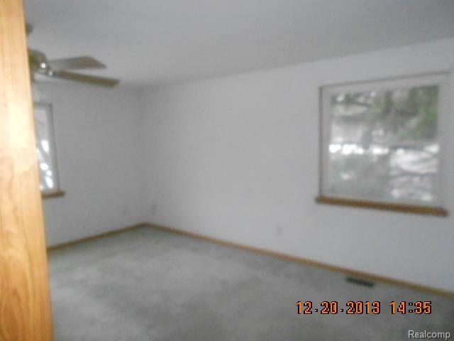 3133 Avon Manor Road Rochester, MI 48307 - Photo 8 of 10 master1.jpg