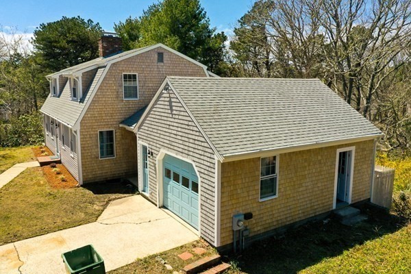 585 School House Road Eastham, MA 02642 - Photo 3 of 28 Gallery Image 3