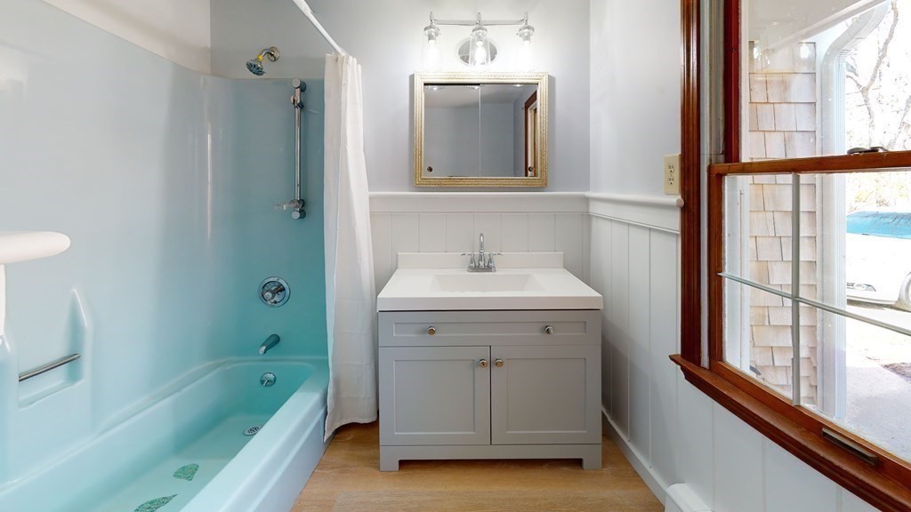 585 School House Road Eastham, MA 02642 - Photo 8 of 28 Gallery Image 8