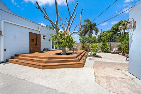 $699,900 | 717 Macy Street, West Palm Beach, FL 33405