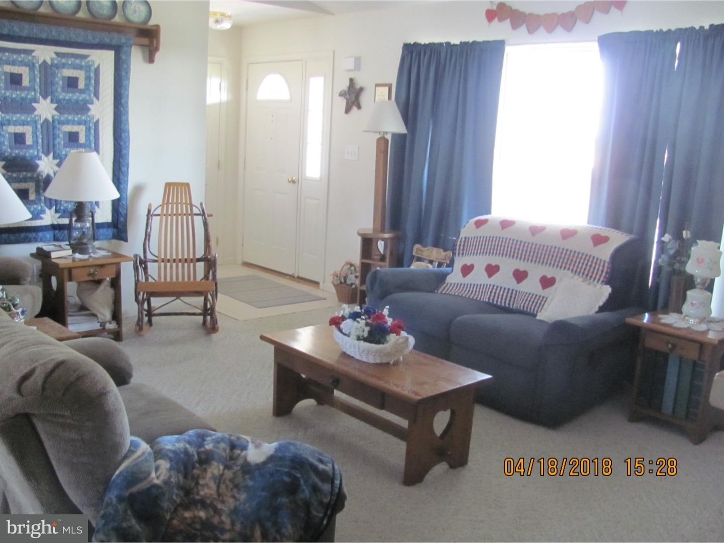 389 Musselman Road Fredericksburg, PA 17026 - Photo 9 of 24 Living Room