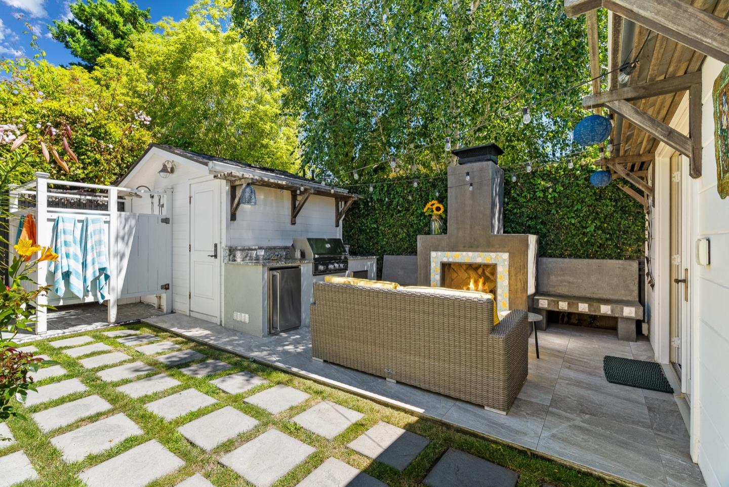 4940 Capitola Road Capitola, CA 95010 - Photo 21 of 25 a view of a backyard