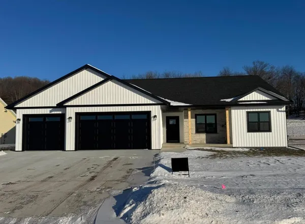 $489,900 | 1341 Annapolis Drive, Holmen, WI 54636