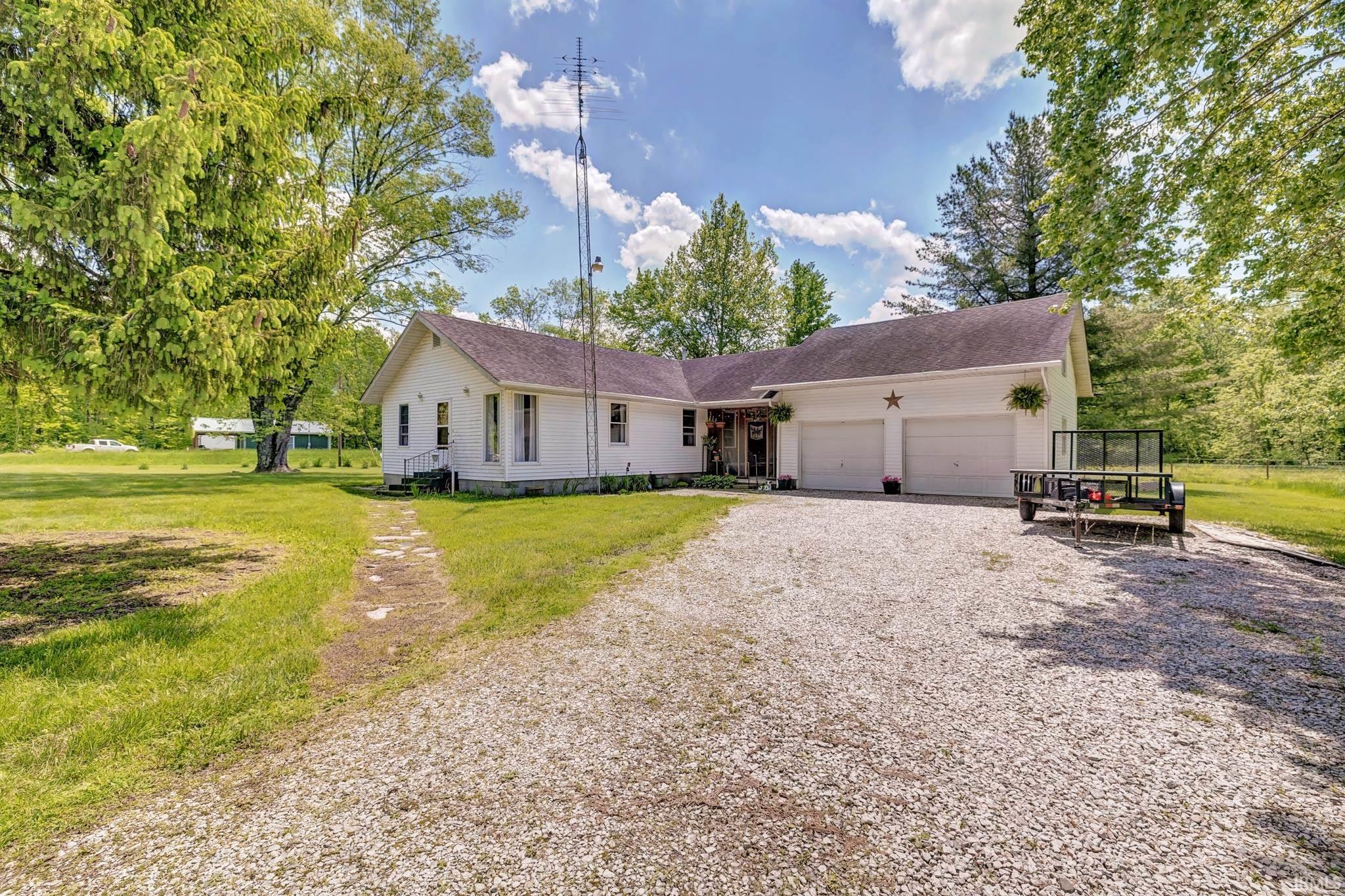 628 Sand Hollar Road Bloomfield, IN 47424 - Photo 2 of 36
