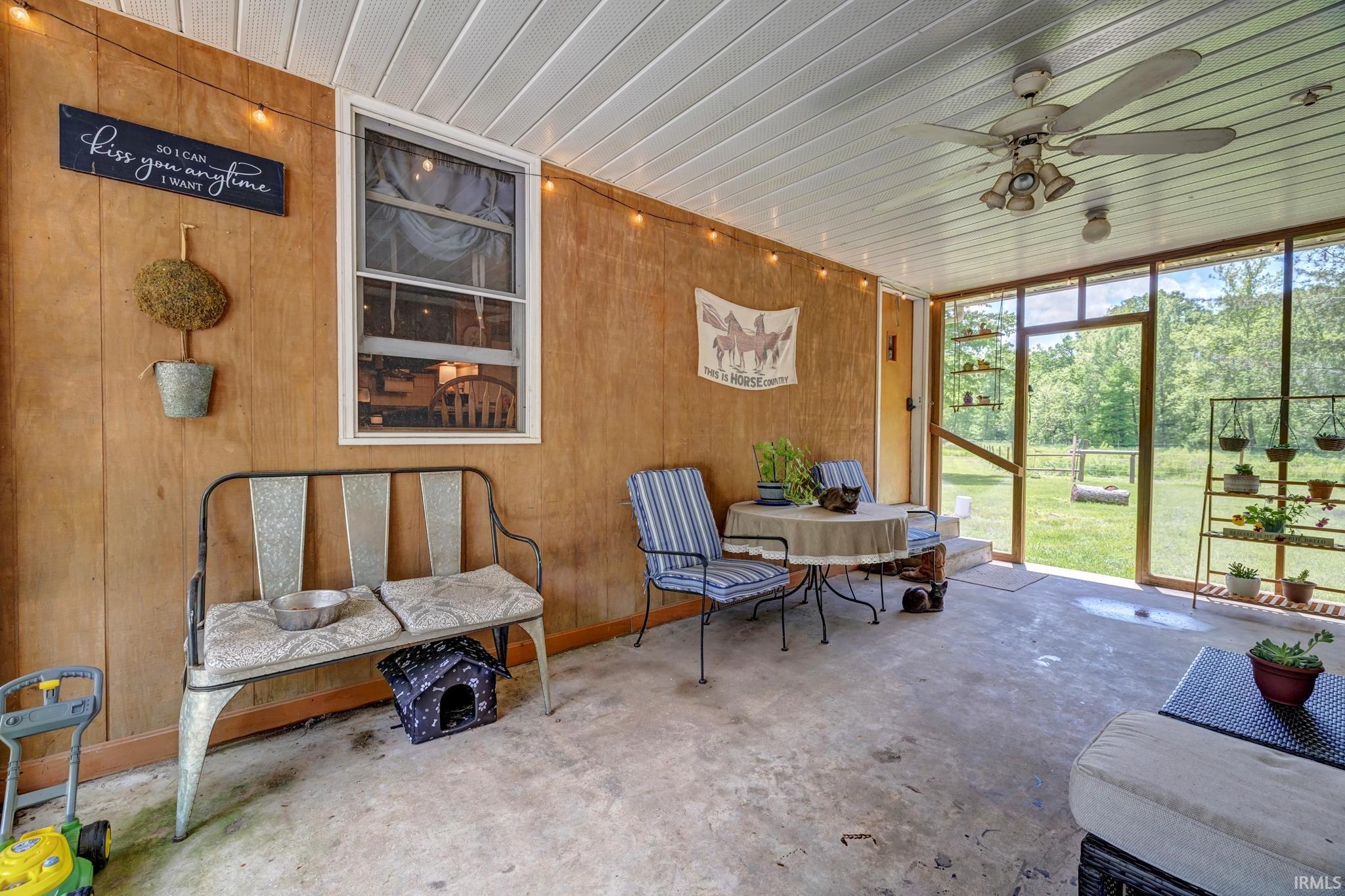628 Sand Hollar Road Bloomfield, IN 47424 - Photo 5 of 36