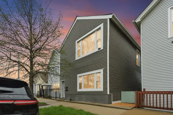 $434,000 | 2643 South Hillock Avenue, Chicago, IL 60608
