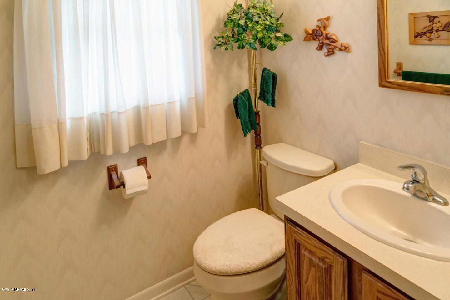 3475 Sandburg Road Jacksonville, FL 32277 - Photo 20 of 25 20 Guest Bath Half 3475 Sandburg Rd (2)