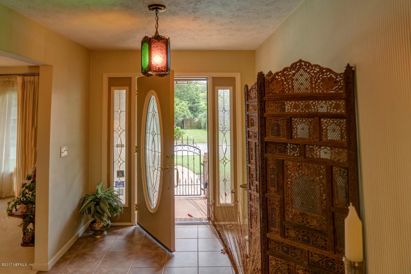 3475 Sandburg Road Jacksonville, FL 32277 - Photo 21 of 25 21 Front Entrance Inside 3475 Sandburg R