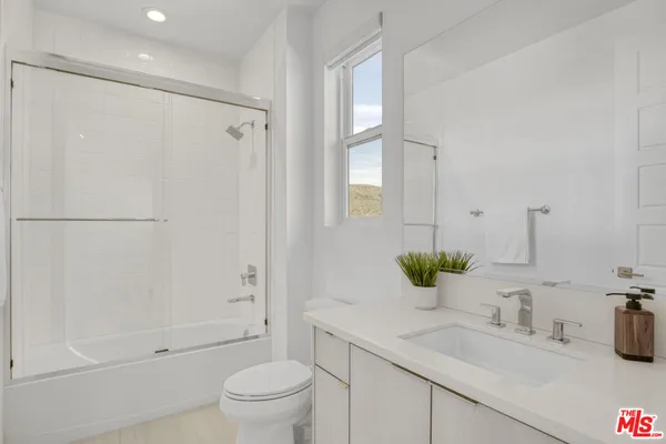 $3,588,000 | 20115 Galway Lane, Porter Ranch, CA 91326