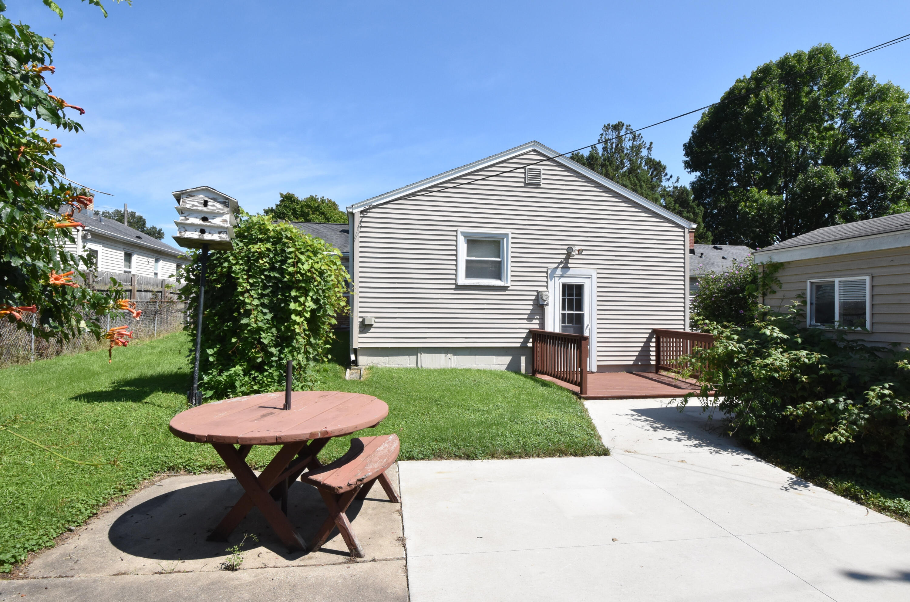 206 Belmont Avenue Racine, WI 53405 - Photo 36 of 42 Back view
