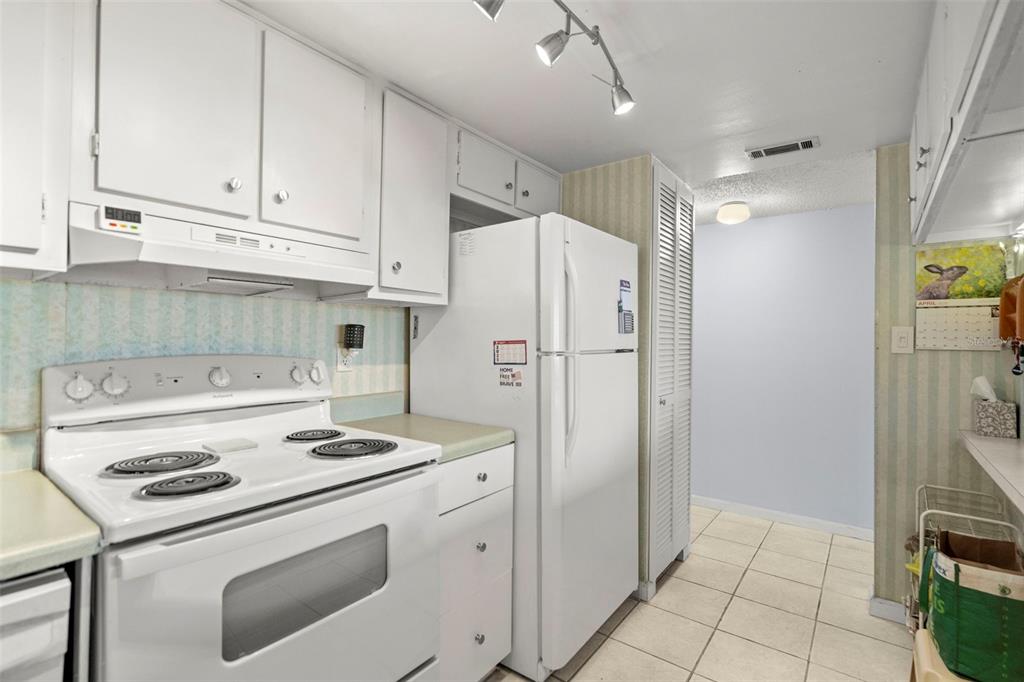 7701 Starkey Road, Unit 443 Seminole, FL 33777 - Photo 12 of 26