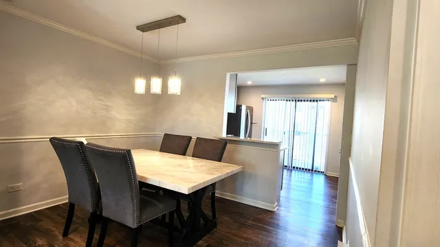 $220,000 | 161 North Waters Edge Drive, Unit 202, Glendale Heights, IL 60139